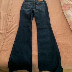 New Levi’s High rise flare pants
